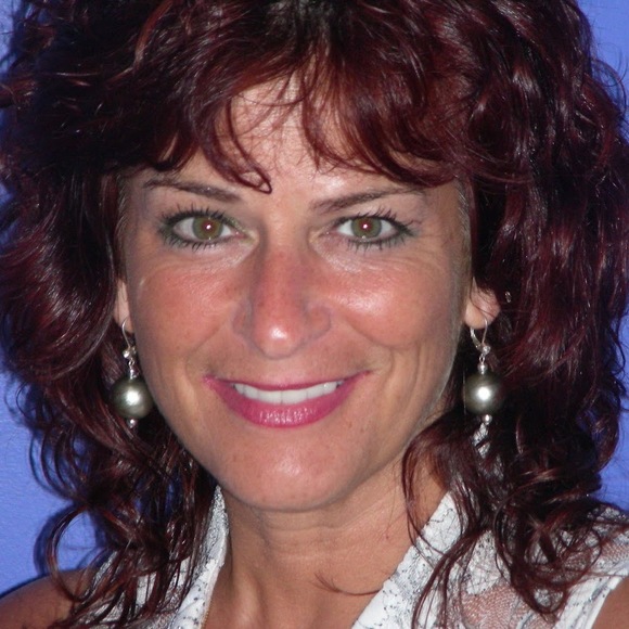 Meet your Posher, Sandra - Picture 1 of 1